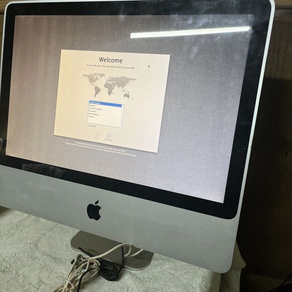 Apple iMac 20-inch Intel Core 2 Duo 300 GB Hard Drive 4GB Ram 2009 - Picture 3 of 10